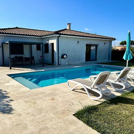 Ubytování v soukromí Agreable, Sdb Privee, Clim, Vue Piscine, *